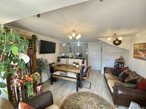 Family/Dining Area- click for photo gallery